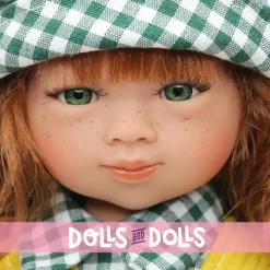 Poupée D'Nenes 34 cm - Marieta avec salopette jaune et chemise et casquette à carreaux