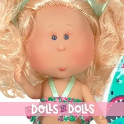 Poupée Nines d'Onil 30 cm - Mia summer aux cheveux bouclés roses et bikini